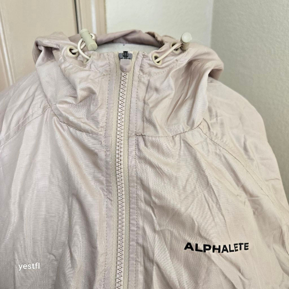 NWT Women's Alphalete infinity explorer Jacket, Size S - Picture 7 of 7